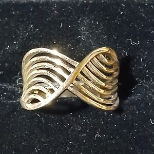 925 S/S Size 6 Exquisite Wave Pattern ring